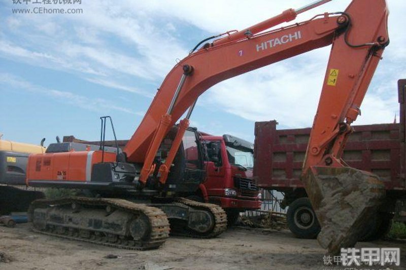 日立ZX360H-3G挖掘机整机外观