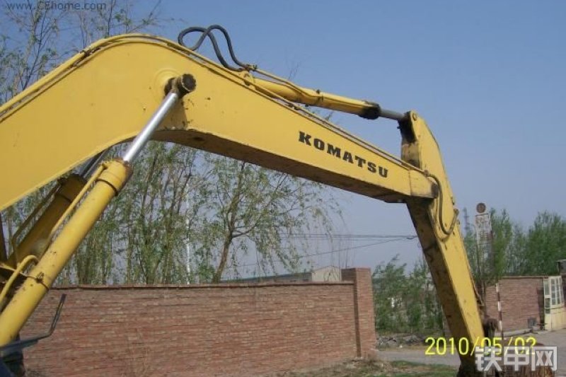 小松PC200-3挖掘机整机外观