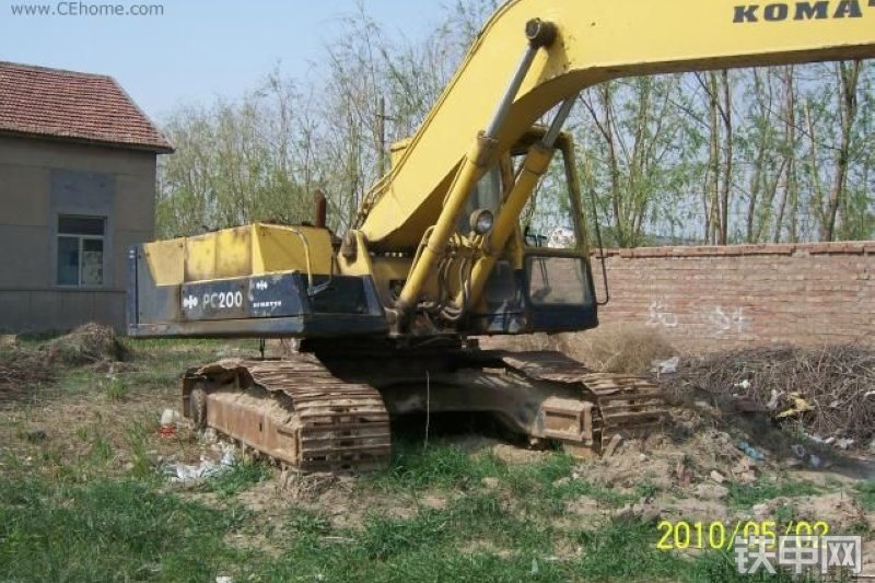 小松PC200-3挖掘机整机外观