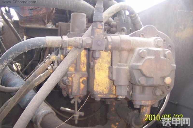 小松PC200-3挖掘机整机外观