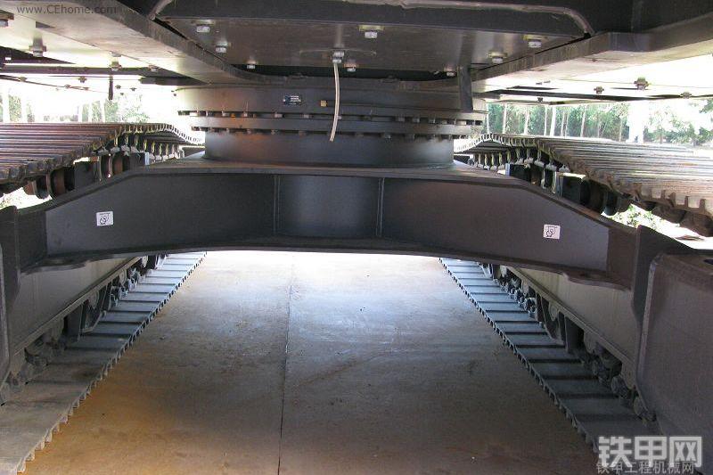 沃尔沃EC210B挖掘机局部