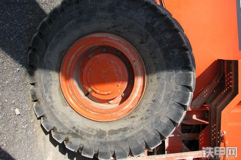 迪万伦DL503装载机整机外观