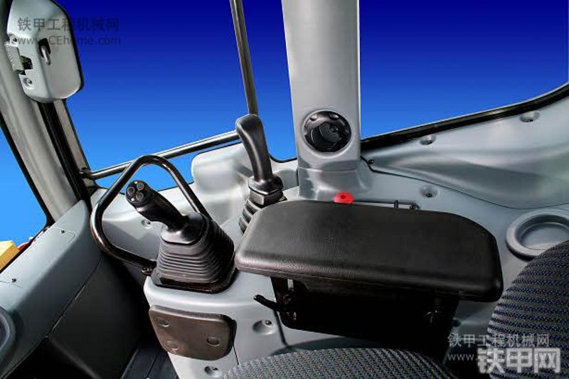 利勃海尔LR624 Litronic 装载机整机外观