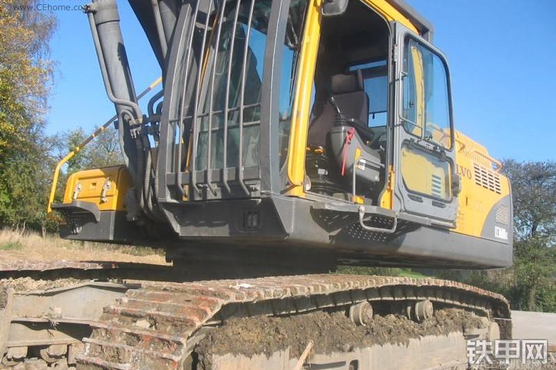 沃尔沃EC360BLC挖掘机整机外观