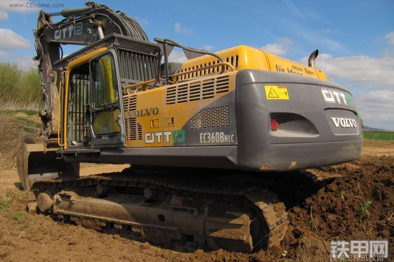 沃尔沃EC360BLC挖掘机整机外观