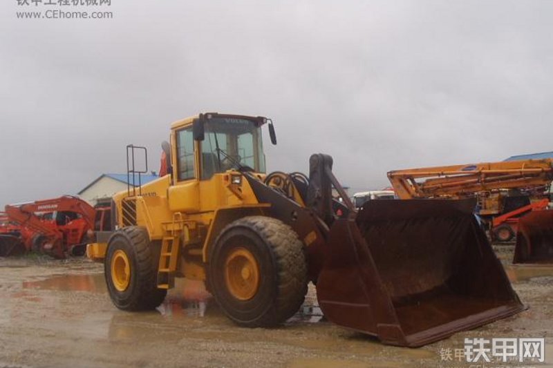 沃尔沃L150E装载机整机外观