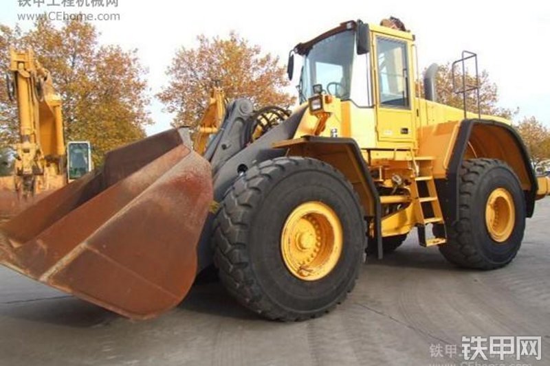 沃尔沃L150E装载机整机外观