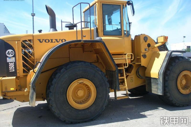 沃尔沃L150E装载机整机外观