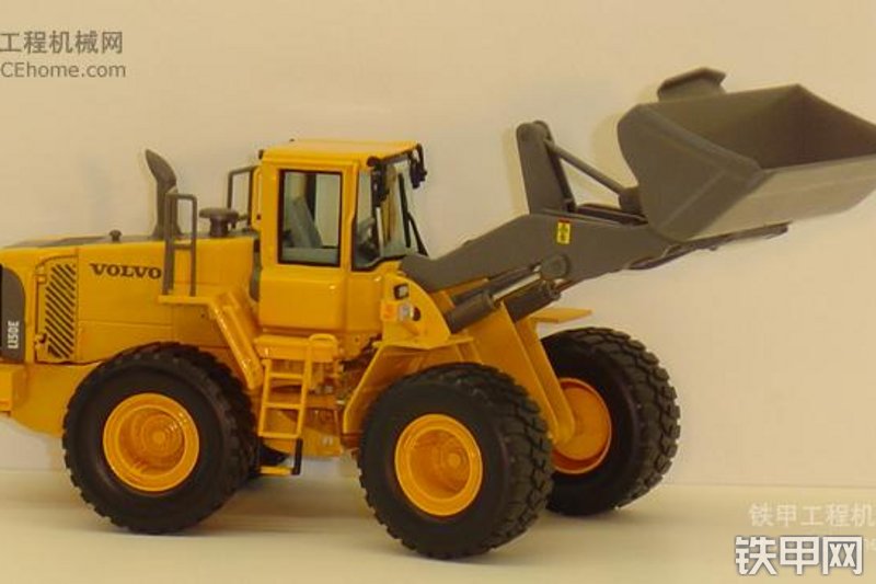 沃尔沃L150E装载机整机外观