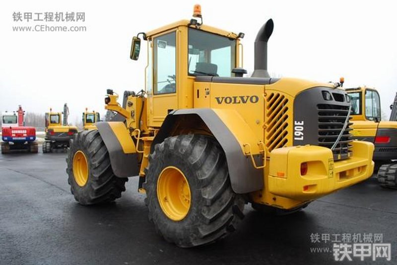 沃尔沃L90E装载机整机外观