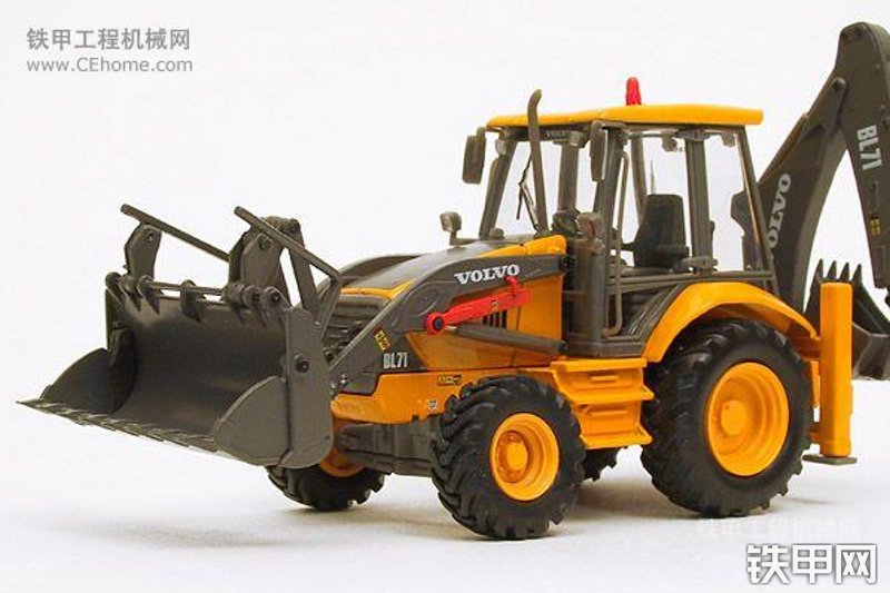 沃尔沃BL71挖掘装载机整机外观