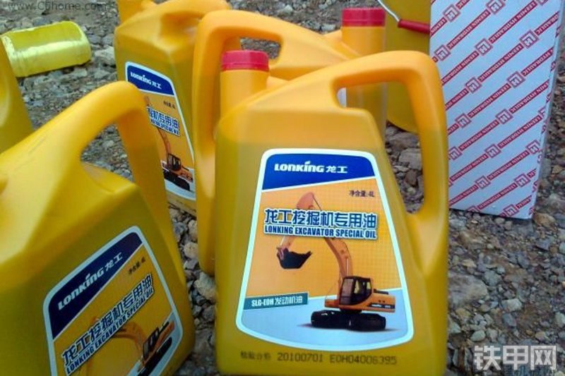 龙工LG6215挖掘机整机外观