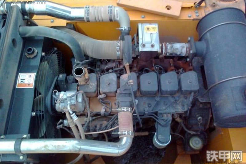 龙工LG6215挖掘机整机外观