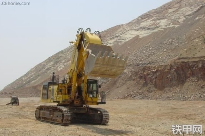 小松PC1250-7挖掘机整机外观