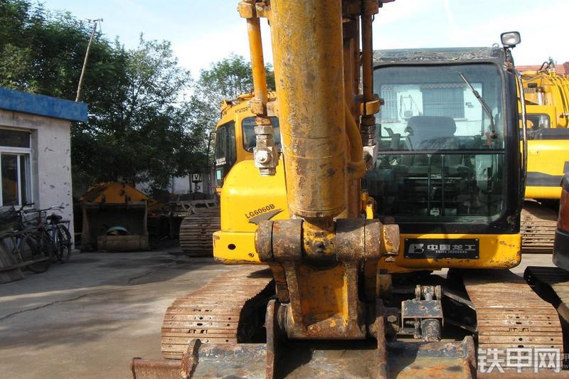 龙工LG6060挖掘机整机外观