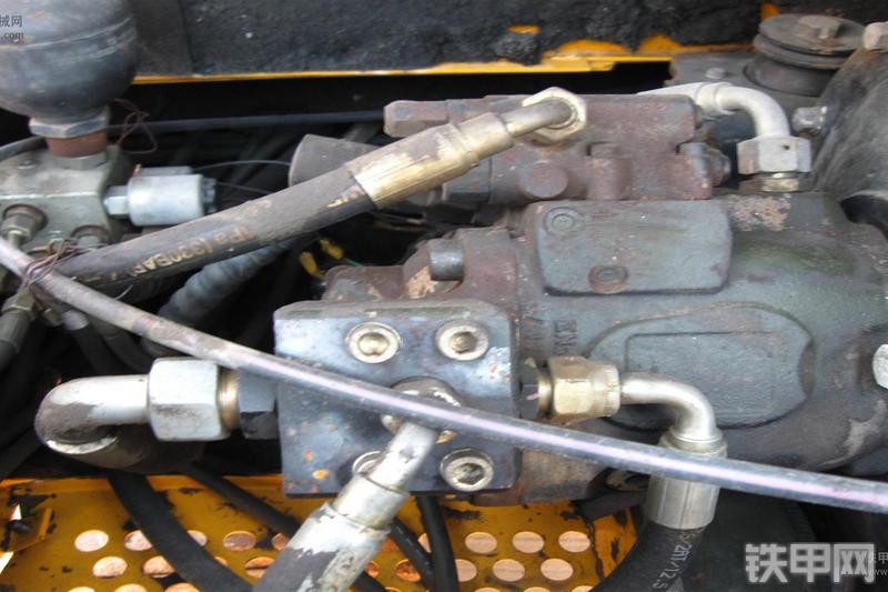 龙工LG6060挖掘机整机外观