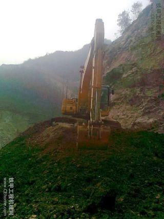 龙工LG6225挖掘机整机外观