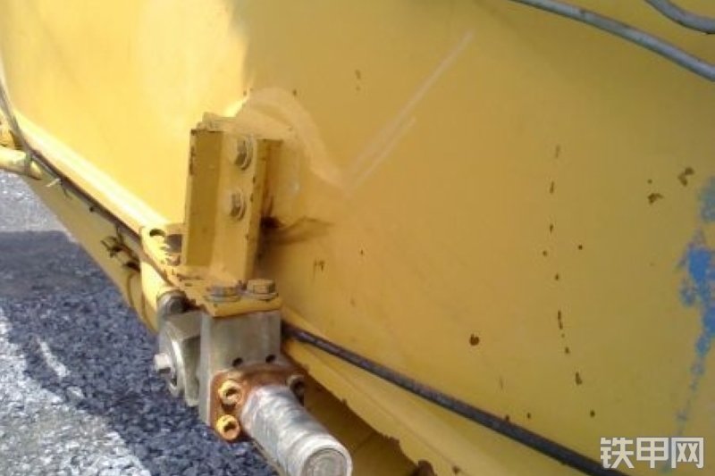 小松PC220LC-8挖掘机整机外观