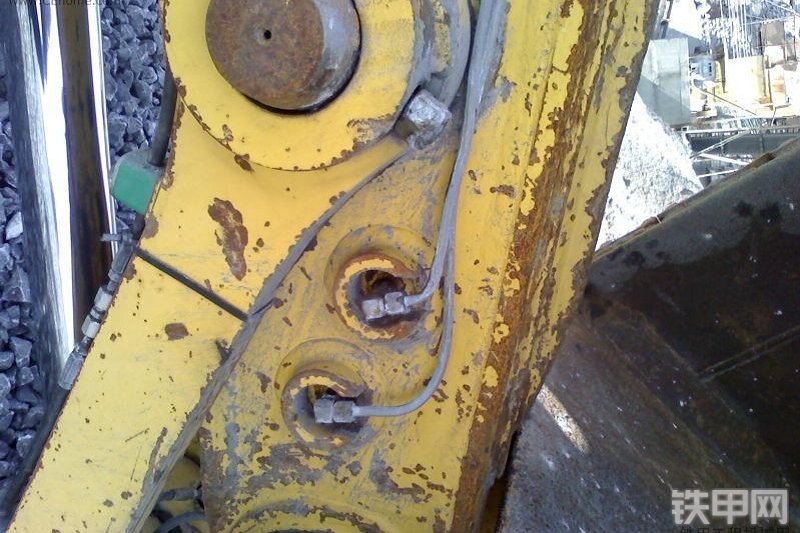 小松PC220LC-8挖掘机整机外观