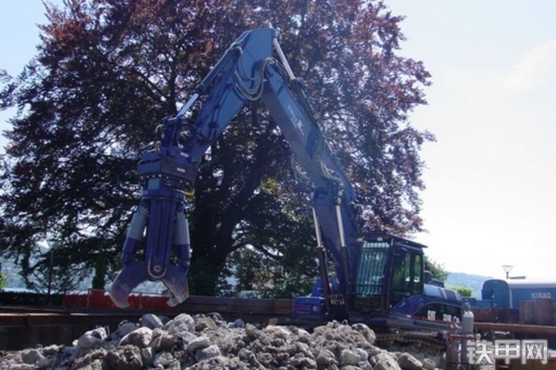 卡特彼勒324D挖掘机整机外观