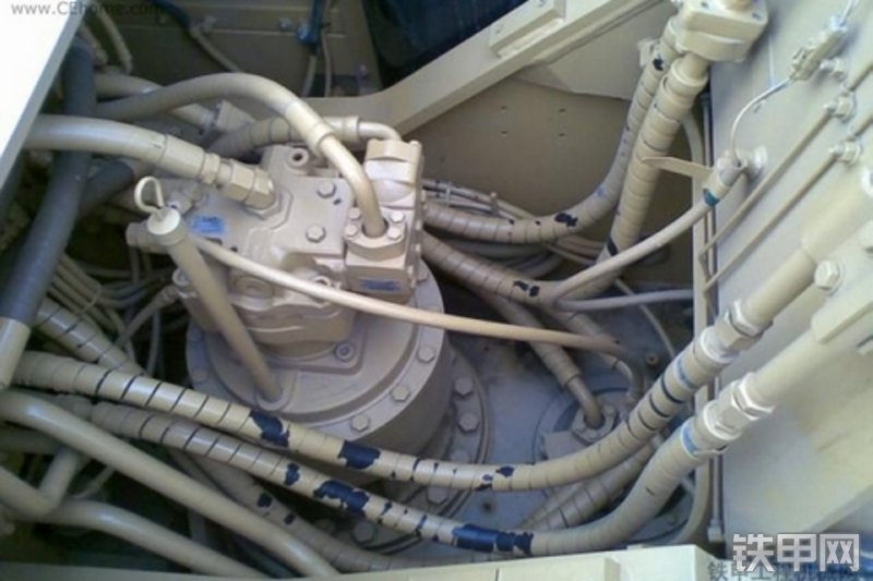 卡特彼勒324D挖掘机局部