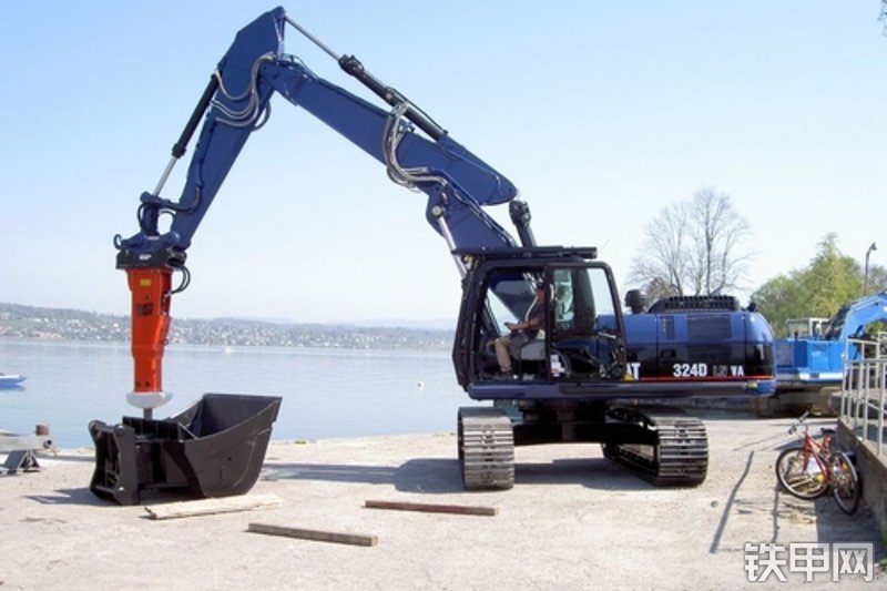 卡特彼勒324D挖掘机整机外观