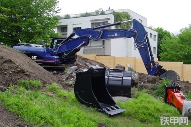 卡特彼勒324D挖掘机整机外观