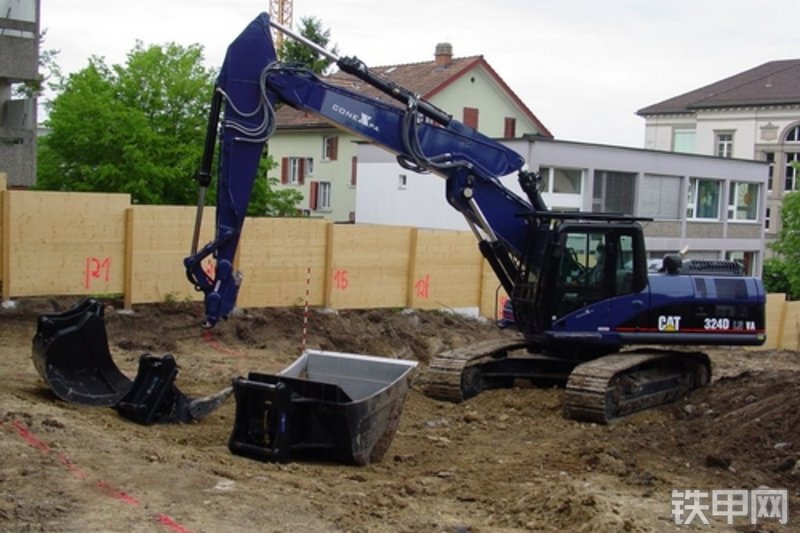 卡特彼勒324D挖掘机整机外观