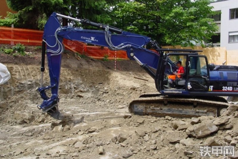 卡特彼勒324D挖掘机整机外观