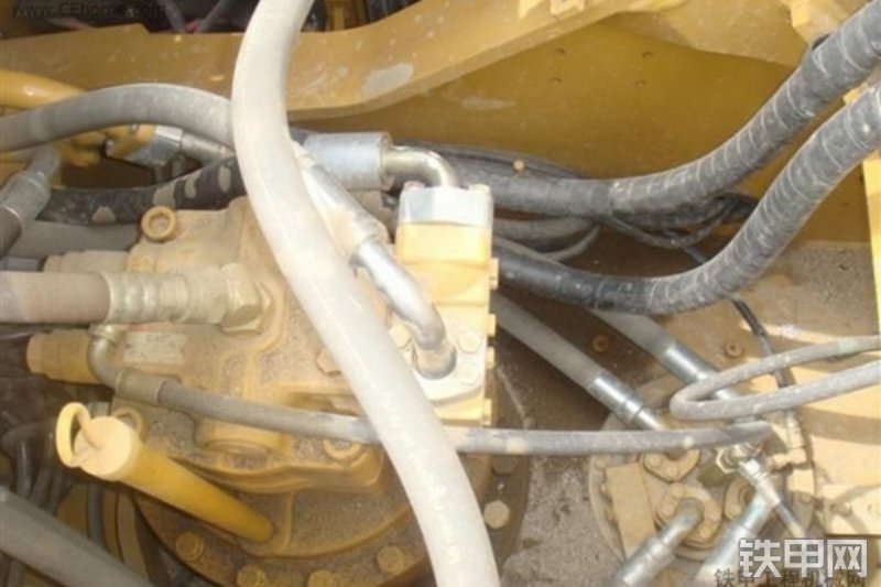 卡特彼勒324D挖掘机局部