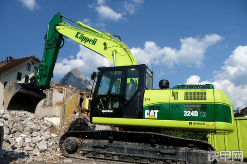卡特彼勒324D挖掘机整机外观