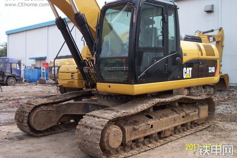 卡特彼勒324D挖掘机局部