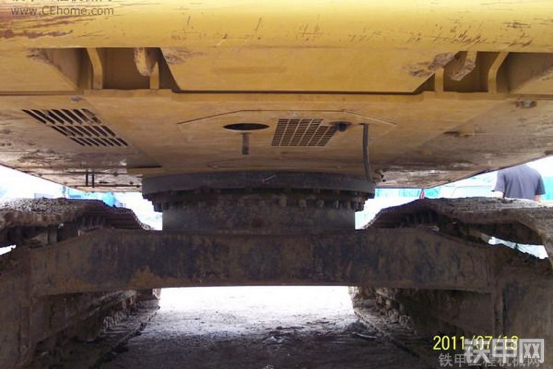 卡特彼勒324D挖掘机局部