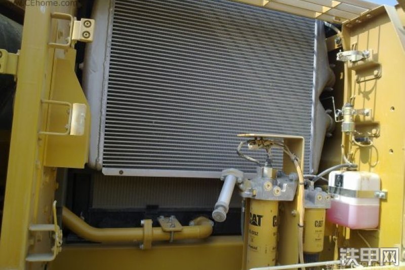 卡特彼勒329D挖掘机局部