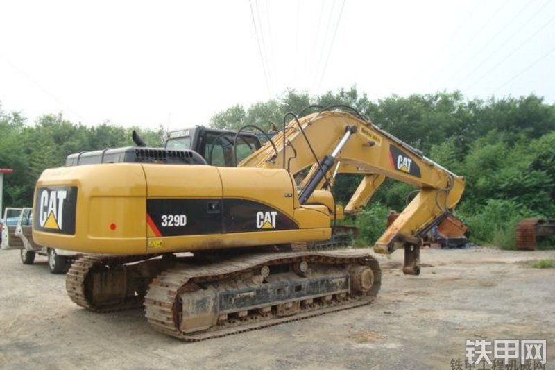 卡特彼勒329D挖掘机整机外观