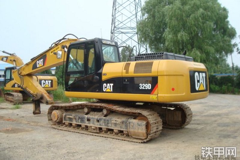 卡特彼勒329D挖掘机整机外观