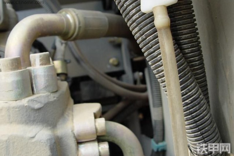 日立ZX230挖掘机整机外观