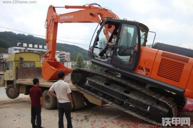 日立ZX250H-3挖掘机其他