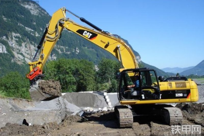 卡特彼勒329DL挖掘机整机外观