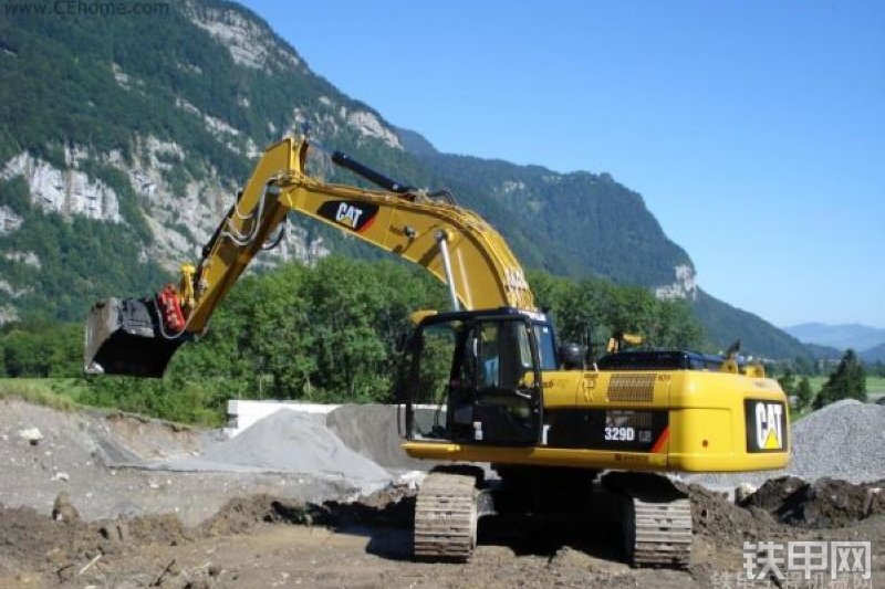 卡特彼勒329DL挖掘机整机外观