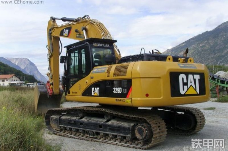 卡特彼勒329DL挖掘机整机外观
