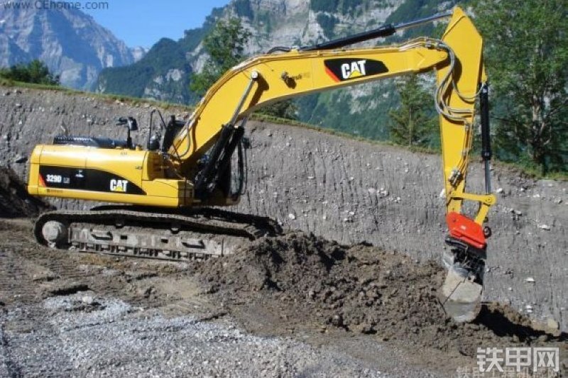 卡特彼勒329DL挖掘机整机外观