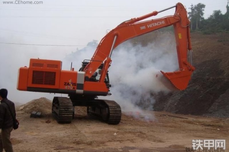 日立ZX470H-3挖掘机整机外观