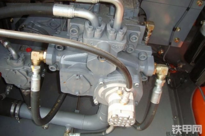 日立ZX470H-3挖掘机整机外观