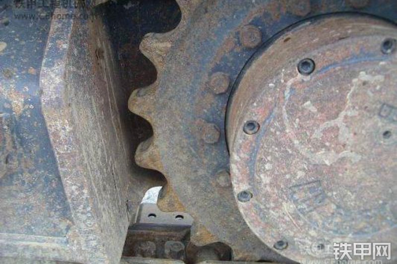 神钢SK135SR-2挖掘机整机外观