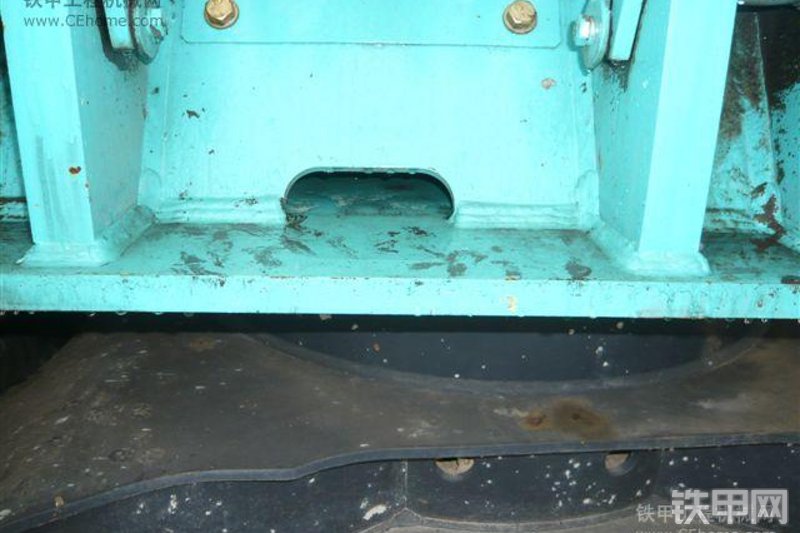 神钢SK135SR-2挖掘机整机外观