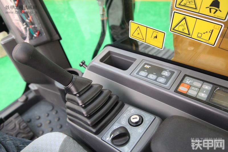 卡特彼勒307D液压挖掘机局部