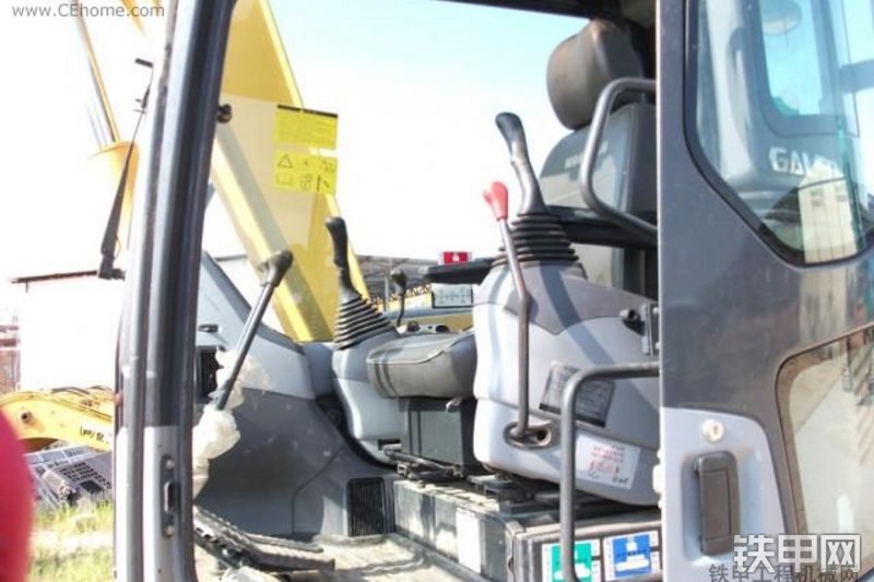 小松PC78US-6挖掘机整机外观