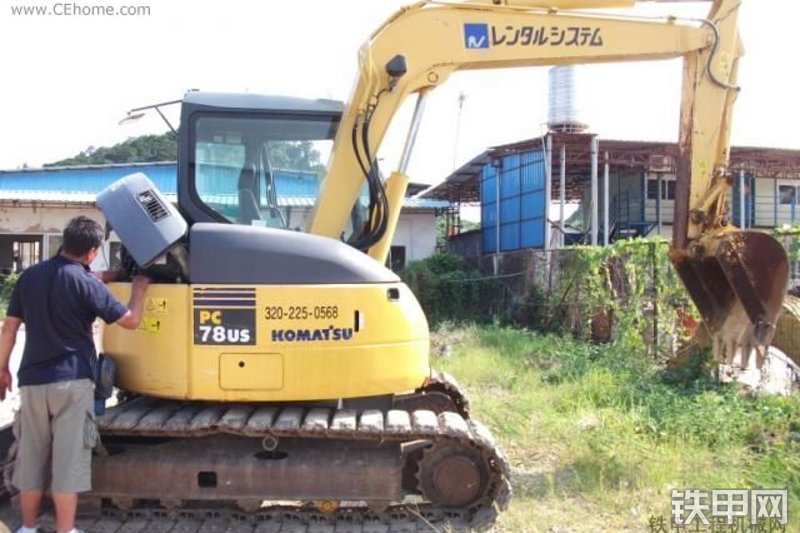 小松PC78US-6挖掘机整机外观