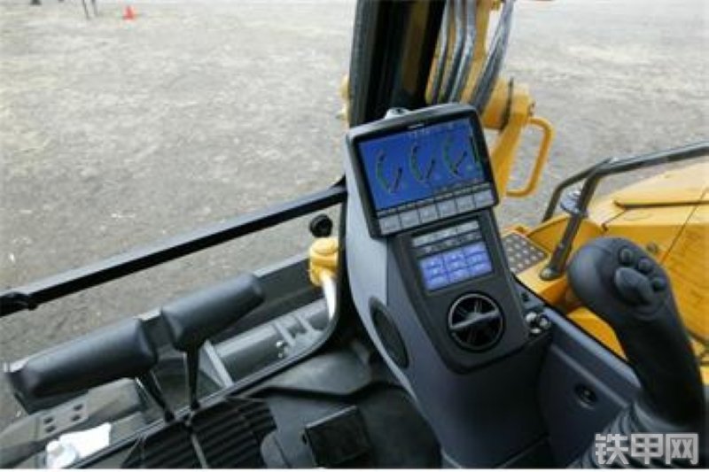 小松PC88MR-8挖掘机整机外观